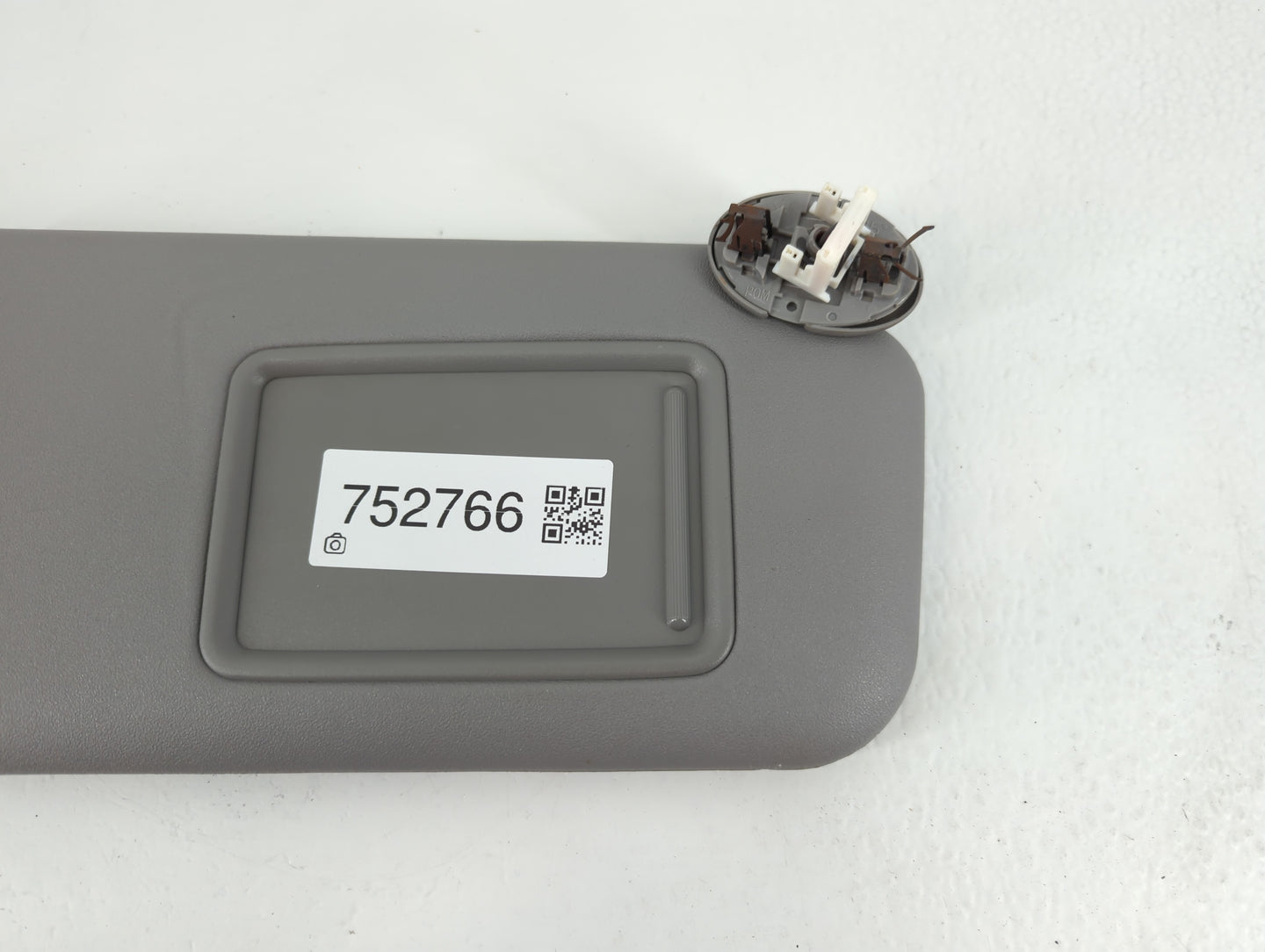 2006-2009 Toyota Rav4 Sun Visor Shade Replacement Passenger Right Mirror Fits Fits 2006 2007 2008 2009 OEM Used Auto Parts - Oemusedautoparts1.com