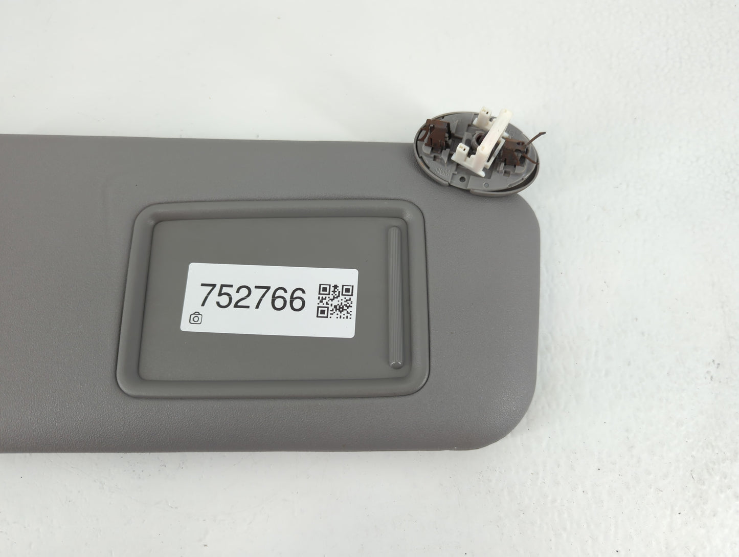 2006-2009 Toyota Rav4 Sun Visor Shade Replacement Passenger Right Mirror Fits Fits 2006 2007 2008 2009 OEM Used Auto Parts - Oemusedautoparts1.com