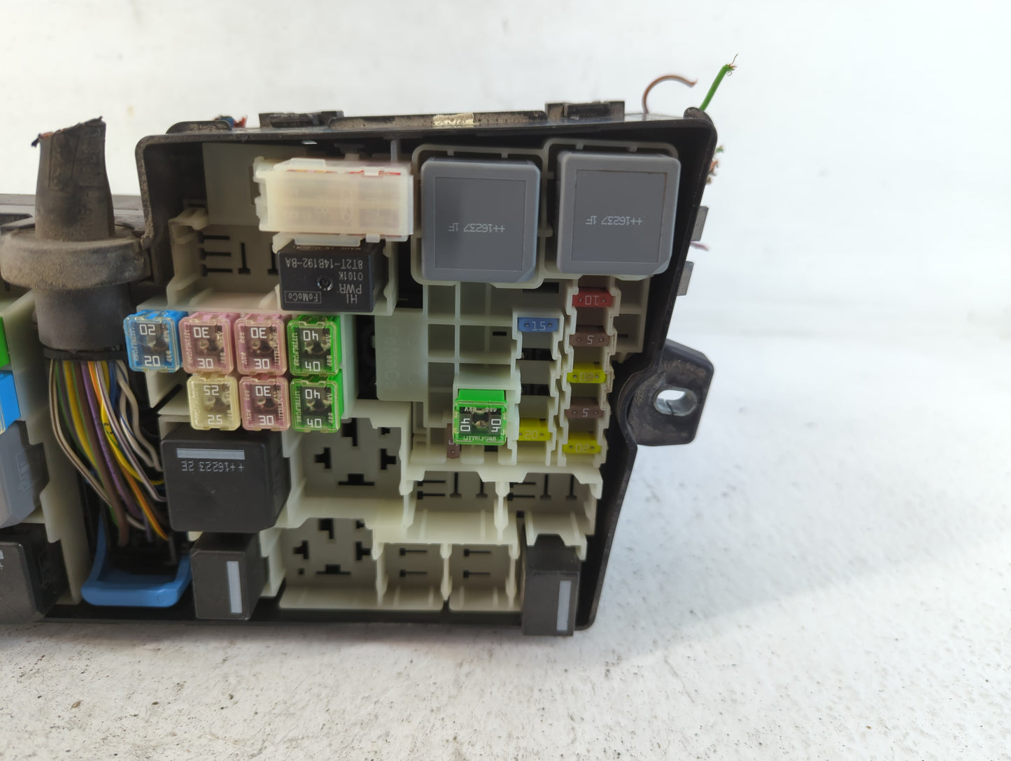 2017 Ford Escape Fusebox Fuse Box Panel Relay Module P/N:AV6T-14A067-AD E02345500 Fits OEM Used Auto Parts - Oemusedautoparts1.com