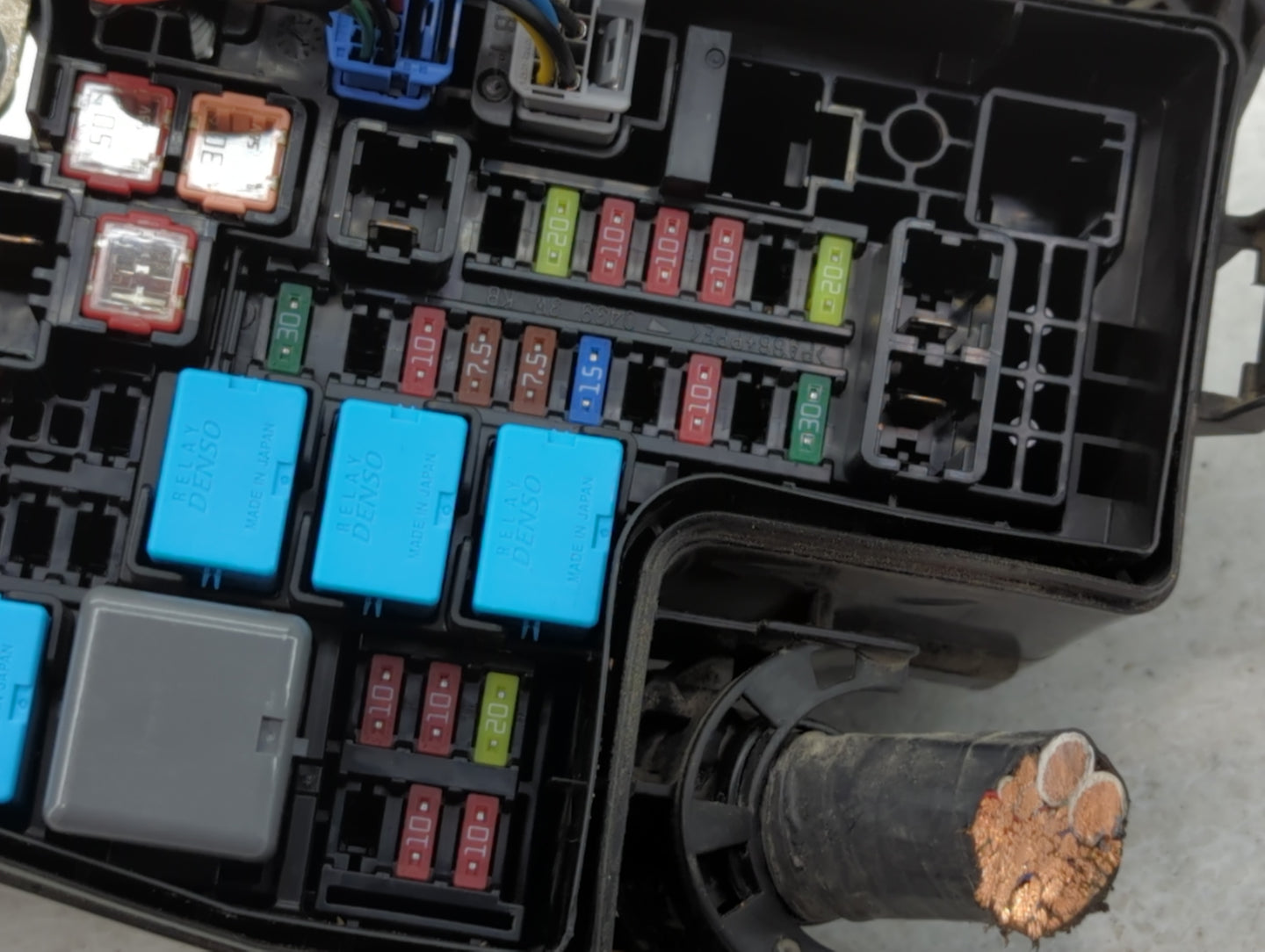 2009-2013 Toyota Corolla Fusebox Fuse Box Panel Relay Module P/N:7588 3813, PP-TD10 Fits Fits 2009 2010 2011 2012 2013 2014 OEM Used Auto Parts - Oemusedautoparts1.com
