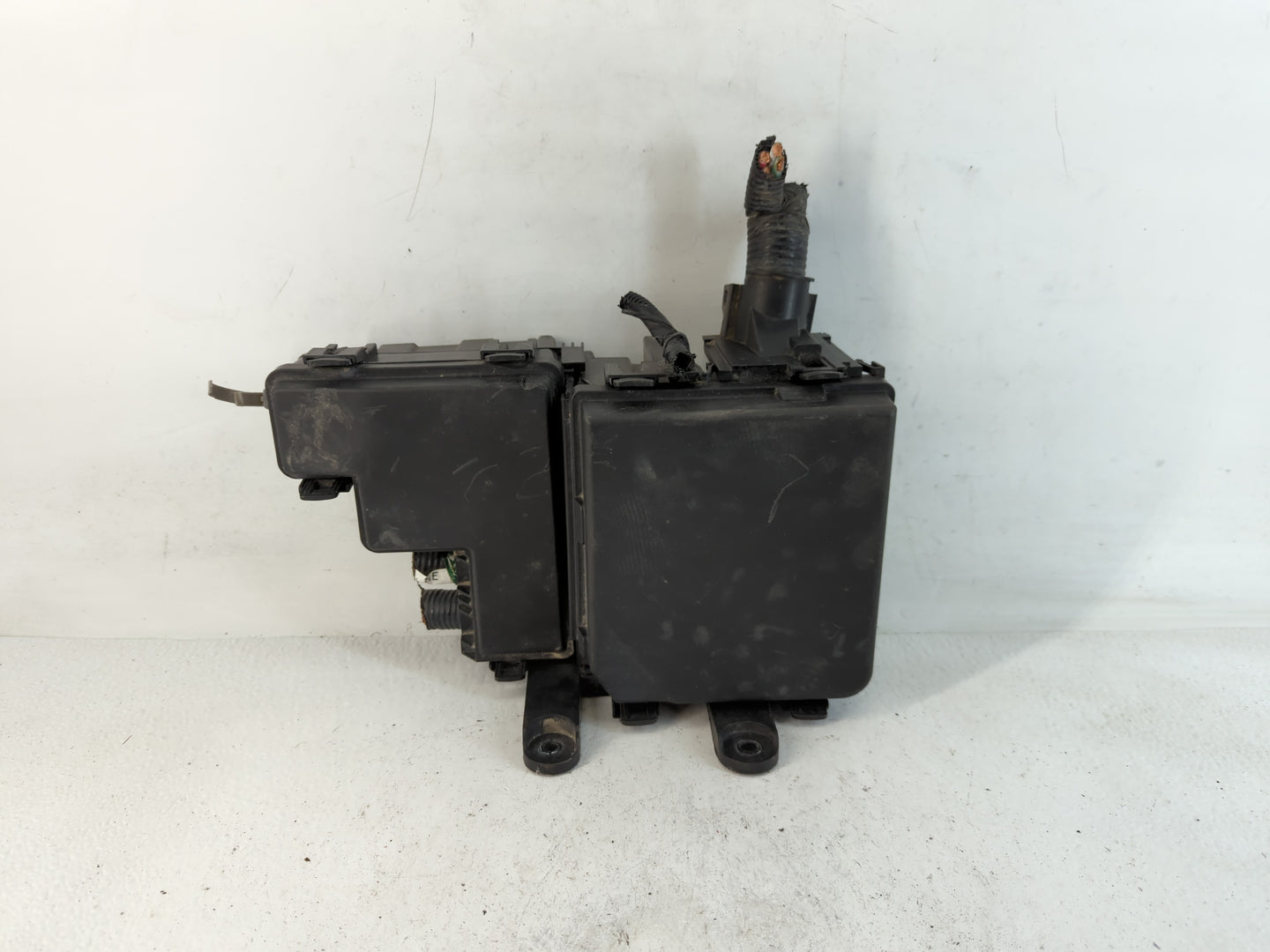 2017-2021 Nissan Qashqai Fusebox Fuse Box Panel Relay Module P/N:284B7 5NA0B Fits Fits 2017 2018 2019 2020 2021 2022 OEM Used Auto Parts - Oemusedautoparts1.com