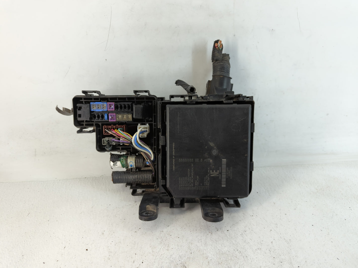 2017-2021 Nissan Qashqai Fusebox Fuse Box Panel Relay Module P/N:284B7 5NA0B Fits Fits 2017 2018 2019 2020 2021 2022 OEM Used Auto Parts - Oemusedautoparts1.com