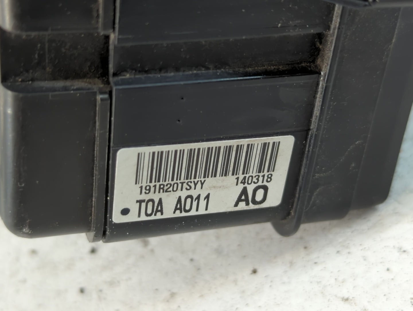 2012-2014 Honda Cr-V Fusebox Fuse Box Panel Relay Module P/N:140318 191R20TSYY, T0A A011 A0 Fits Fits 2012 2013 2014 OEM Used Auto Parts - Oemusedautoparts1.com