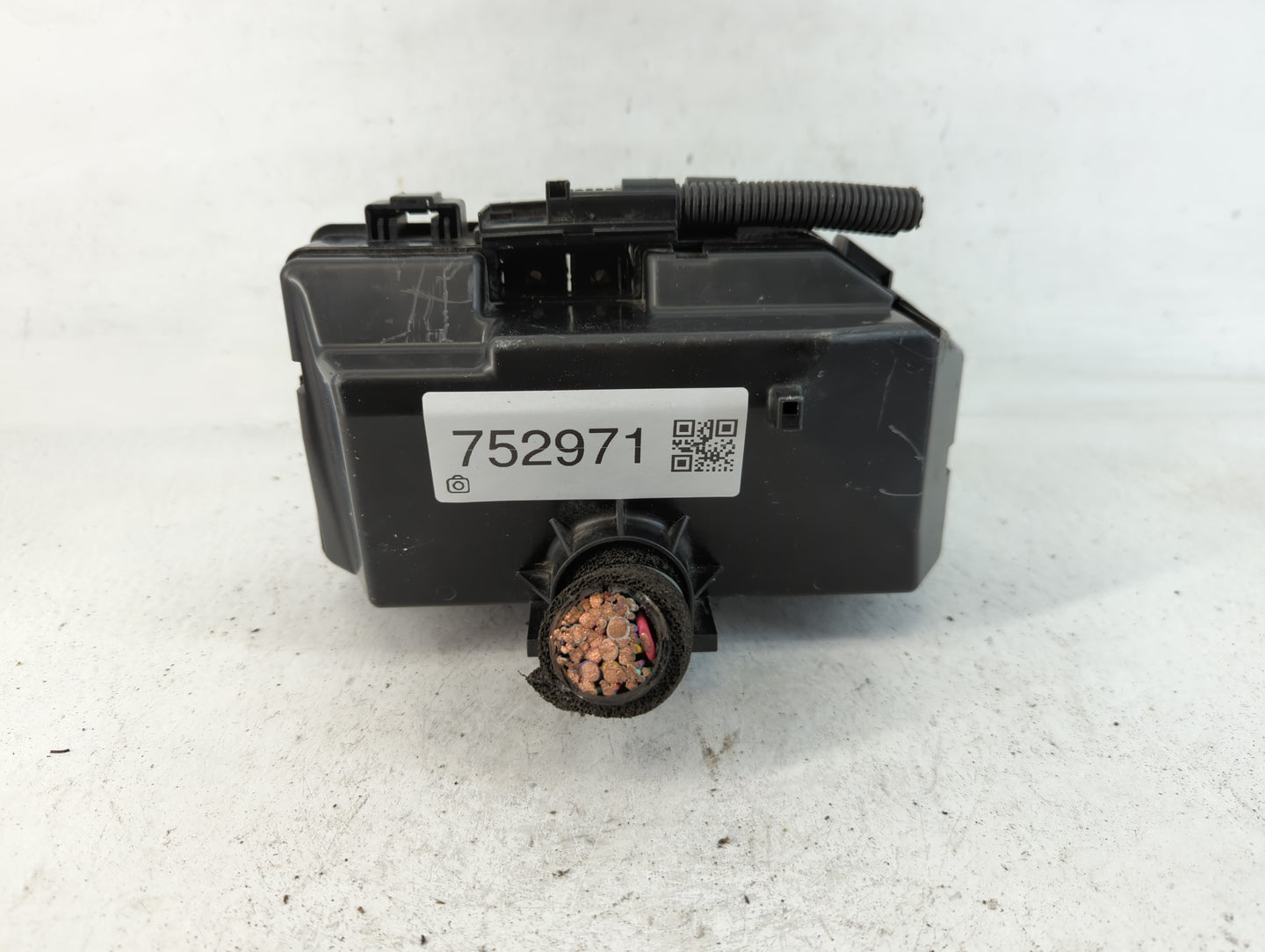 2012-2014 Honda Cr-V Fusebox Fuse Box Panel Relay Module P/N:140318 191R20TSYY, T0A A011 A0 Fits Fits 2012 2013 2014 OEM Used Auto Parts - Oemusedautoparts1.com