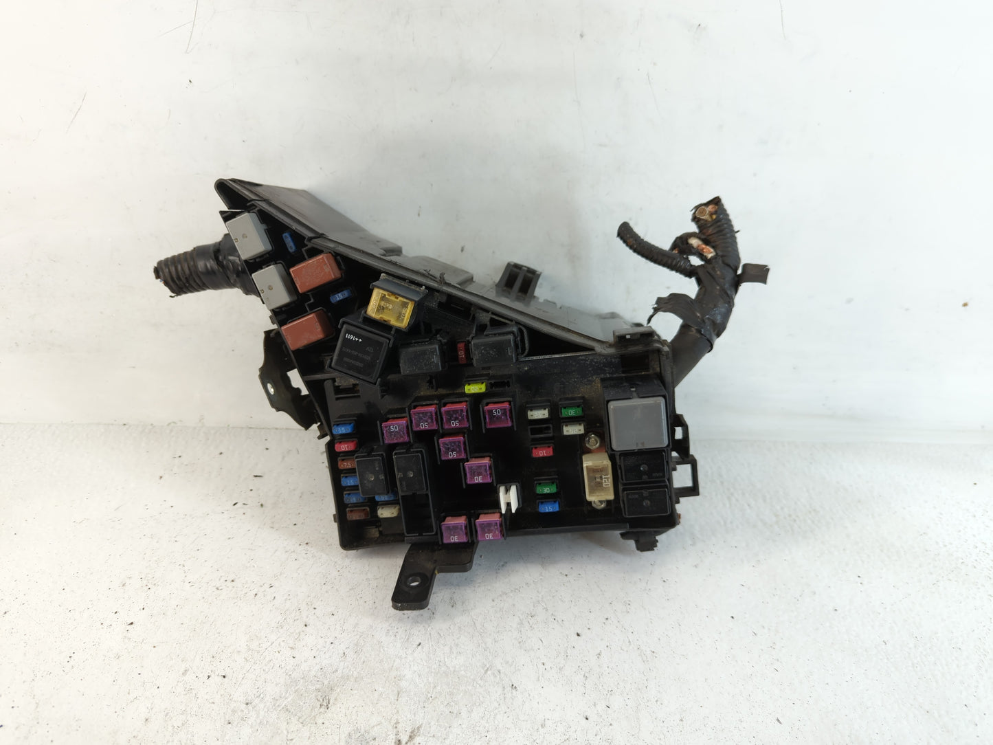 2009 Subaru Forester Fusebox Fuse Box Panel Relay Module P/N:MB502071B Fits Fits 2008 OEM Used Auto Parts - Oemusedautoparts1.com