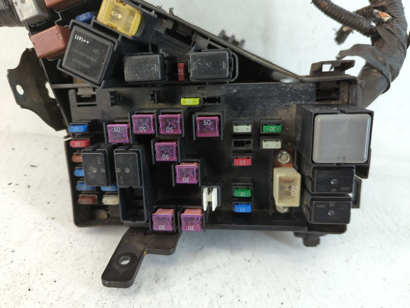 2009 Subaru Forester Fusebox Fuse Box Panel Relay Module P/N:MB502071B Fits Fits 2008 OEM Used Auto Parts - Oemusedautoparts1.com
