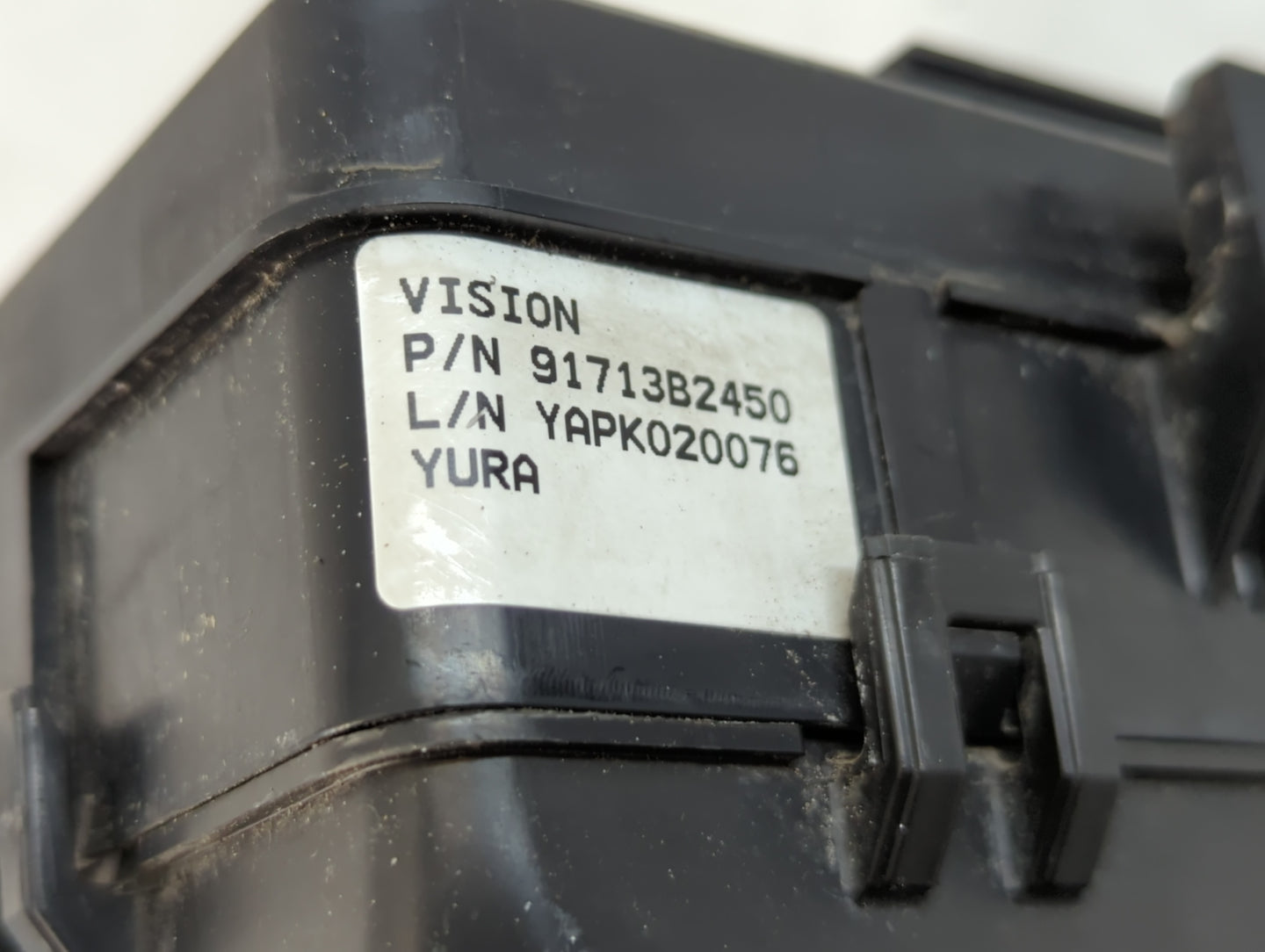 2017-2019 Kia Soul Fusebox Fuse Box Panel Relay Module P/N:91713B2450 Fits Fits 2017 2018 2019 OEM Used Auto Parts - Oemusedautoparts1.com