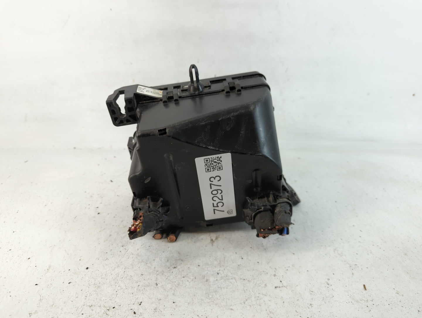 2017-2019 Kia Soul Fusebox Fuse Box Panel Relay Module P/N:91713B2450 Fits Fits 2017 2018 2019 OEM Used Auto Parts - Oemusedautoparts1.com