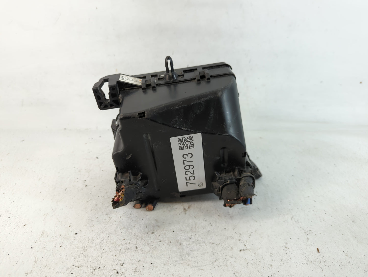 2017-2019 Kia Soul Fusebox Fuse Box Panel Relay Module P/N:91713B2450 Fits Fits 2017 2018 2019 OEM Used Auto Parts - Oemusedautoparts1.com