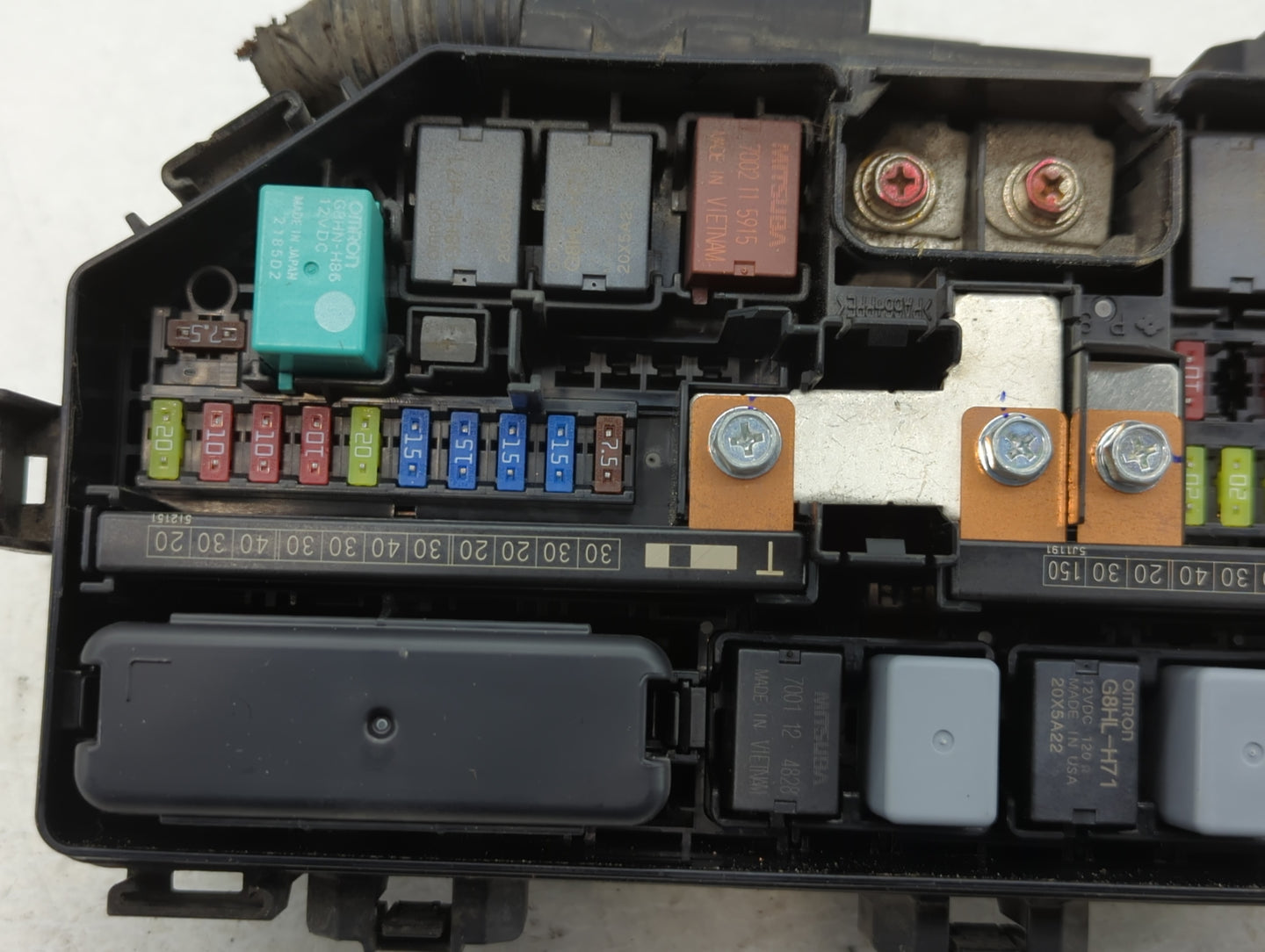 2016-2018 Honda Pilot Fusebox Fuse Box Panel Relay Module P/N:350RD040U5 TG7 A010 A0 Fits Fits 2016 2017 2018 OEM Used Auto Parts - Oemusedautoparts1.com