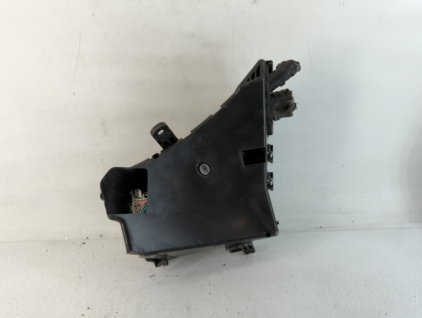 2016 Subaru Impreza Fusebox Fuse Box Panel Relay Module P/N:MB503608B Fits OEM Used Auto Parts - Oemusedautoparts1.com
