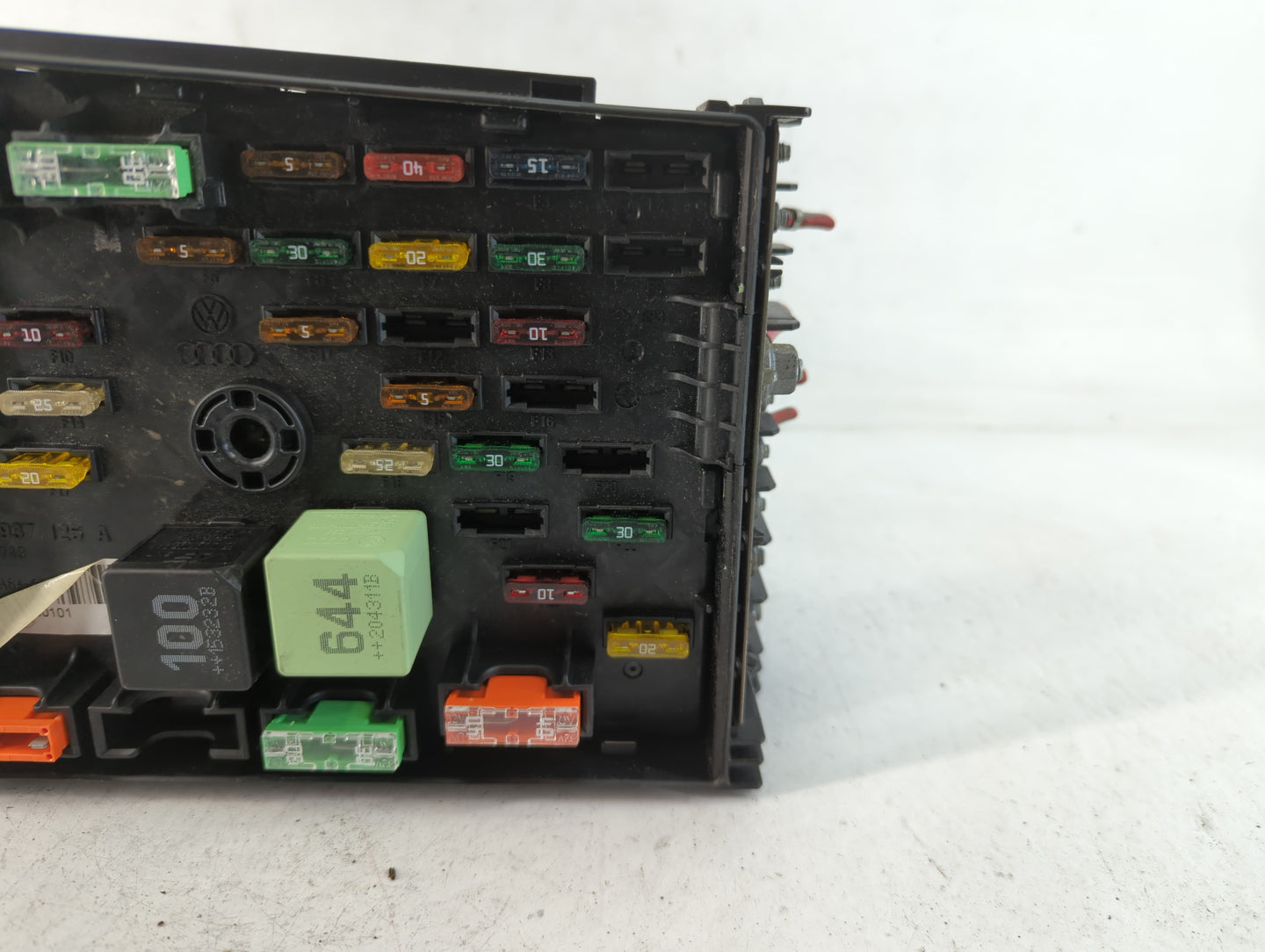 2012-2018 Volkswagen Tiguan Fusebox Fuse Box Panel Relay Module P/N:3D024526250815 6358-5371 Fits OEM Used Auto Parts - Oemusedautoparts1.com