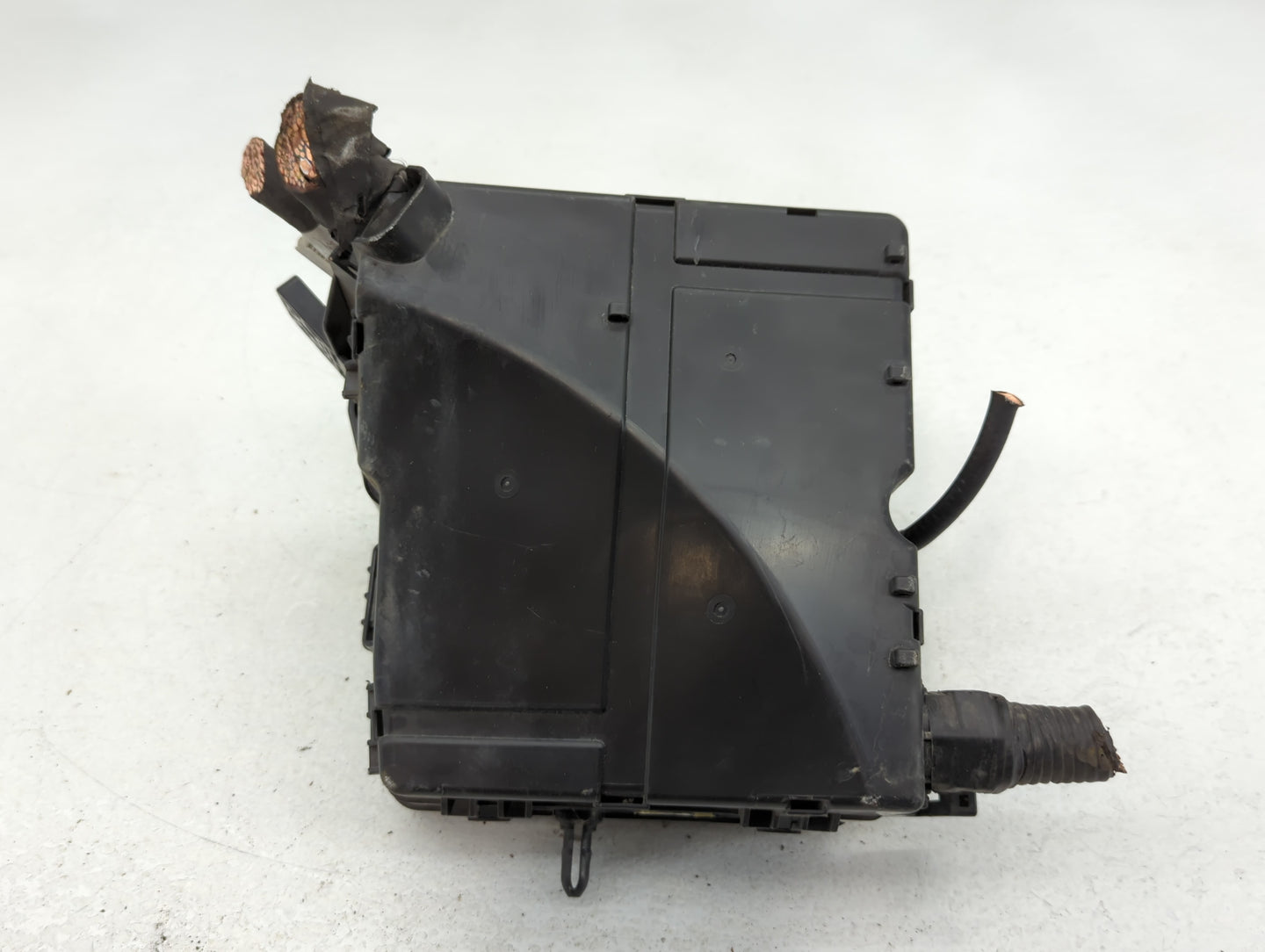 2013 Hyundai Santa Fe Fusebox Fuse Box Panel Relay Module P/N:VS912004Z100ZA Fits OEM Used Auto Parts - Oemusedautoparts1.com