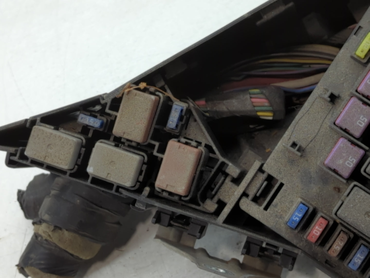 2010-2013 Subaru Forester Fusebox Fuse Box Panel Relay Module P/N:MB502096B Fits Fits 2010 2011 2012 2013 OEM Used Auto Parts - Oemusedautoparts1.com