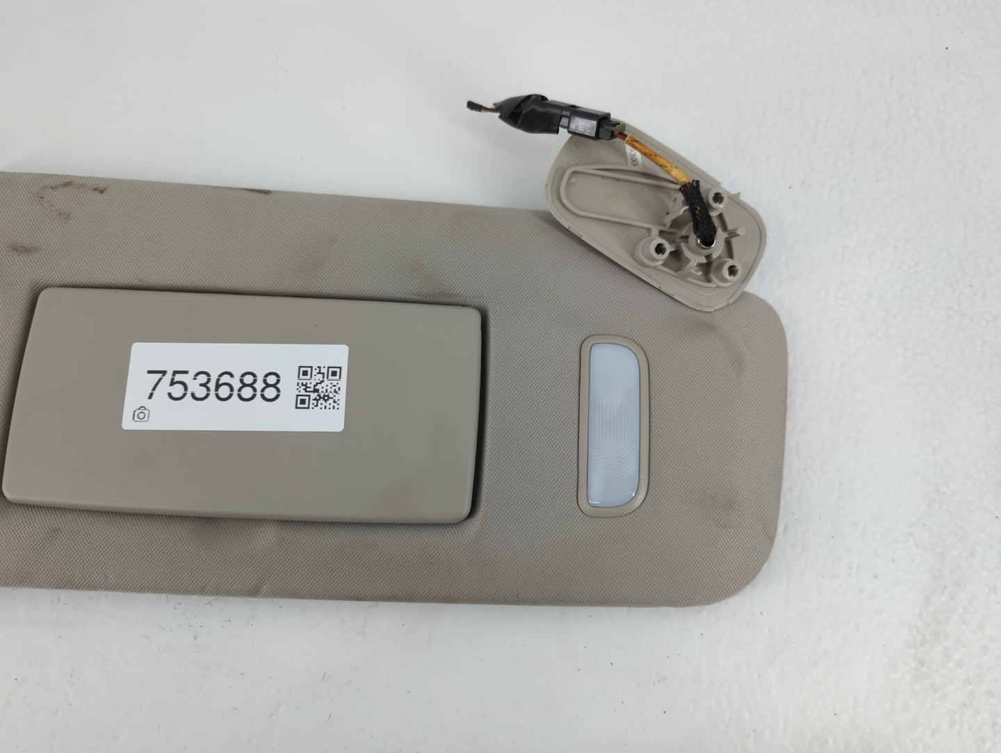 2007-2013 Chevrolet Silverado 1500 Sun Visor Shade Replacement Passenger Right Mirror Fits OEM Used Auto Parts - Oemusedautoparts1.com