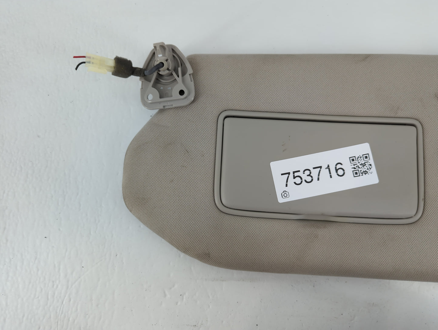2013-2018 Nissan Pathfinder Sun Visor Shade Replacement Passenger Right Mirror Fits Fits 2013 2014 2015 2016 2017 2018 2019 OEM Used Auto Parts - Oemusedautoparts1.com