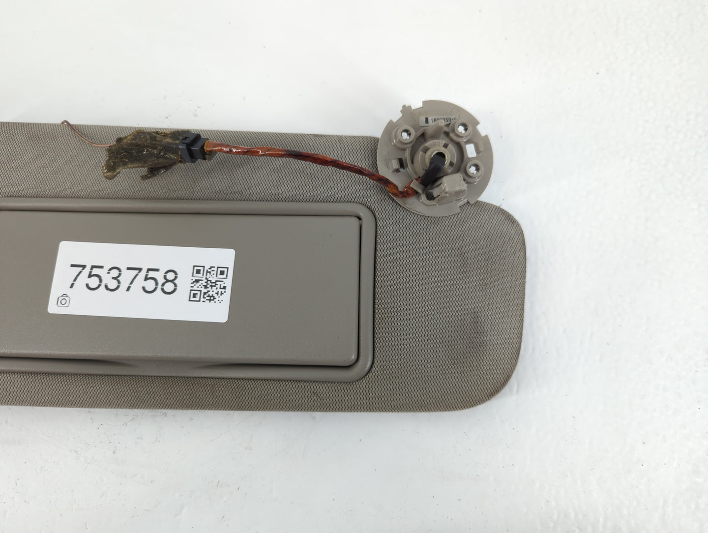 2014-2018 Cadillac Ats Sun Visor Shade Replacement Passenger Right Mirror Fits Fits 2014 2015 2016 2017 2018 2019 OEM Used Auto Parts - Oemusedautoparts1.com