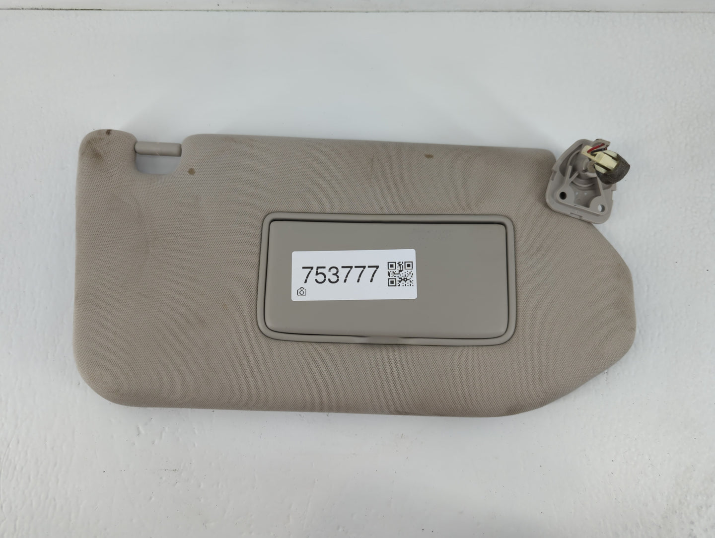 2013-2018 Nissan Pathfinder Sun Visor Shade Replacement Driver Left Mirror Fits Fits 2013 2014 2015 2016 2017 2018 2019 OEM Used Auto Parts - Oemusedautoparts1.com