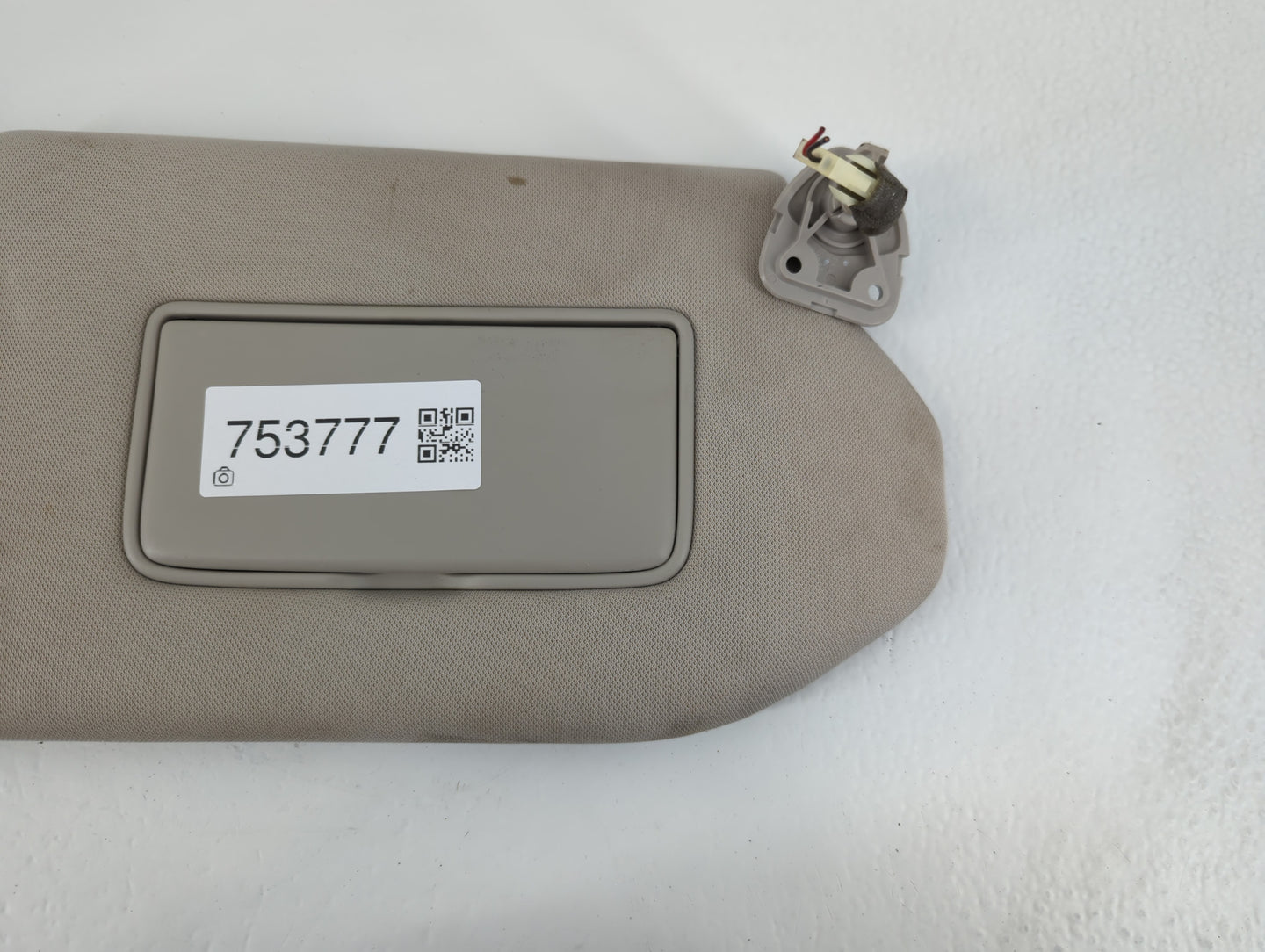2013-2018 Nissan Pathfinder Sun Visor Shade Replacement Driver Left Mirror Fits Fits 2013 2014 2015 2016 2017 2018 2019 OEM Used Auto Parts - Oemusedautoparts1.com