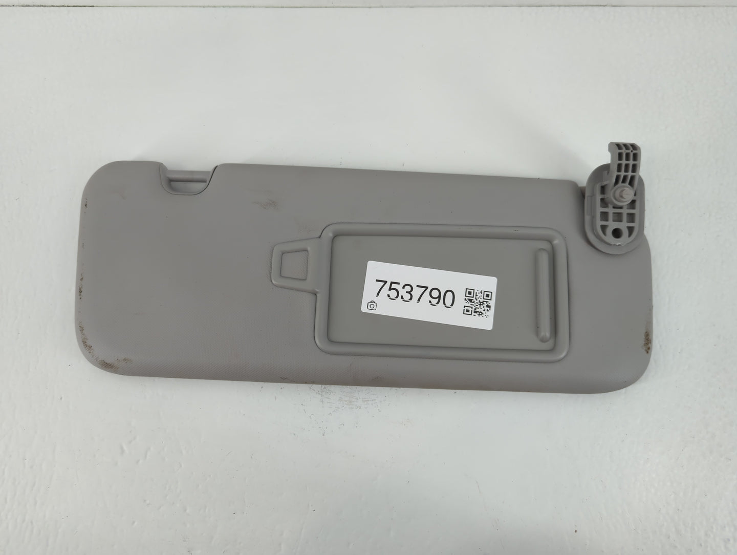 2017-2020 Hyundai Elantra Sun Visor Shade Replacement Driver Left Mirror Fits Fits 2017 2018 2019 2020 OEM Used Auto Parts - Oemusedautoparts1.com