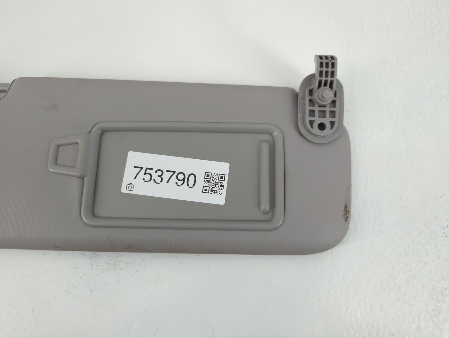 2017-2020 Hyundai Elantra Sun Visor Shade Replacement Driver Left Mirror Fits Fits 2017 2018 2019 2020 OEM Used Auto Parts - Oemusedautoparts1.com