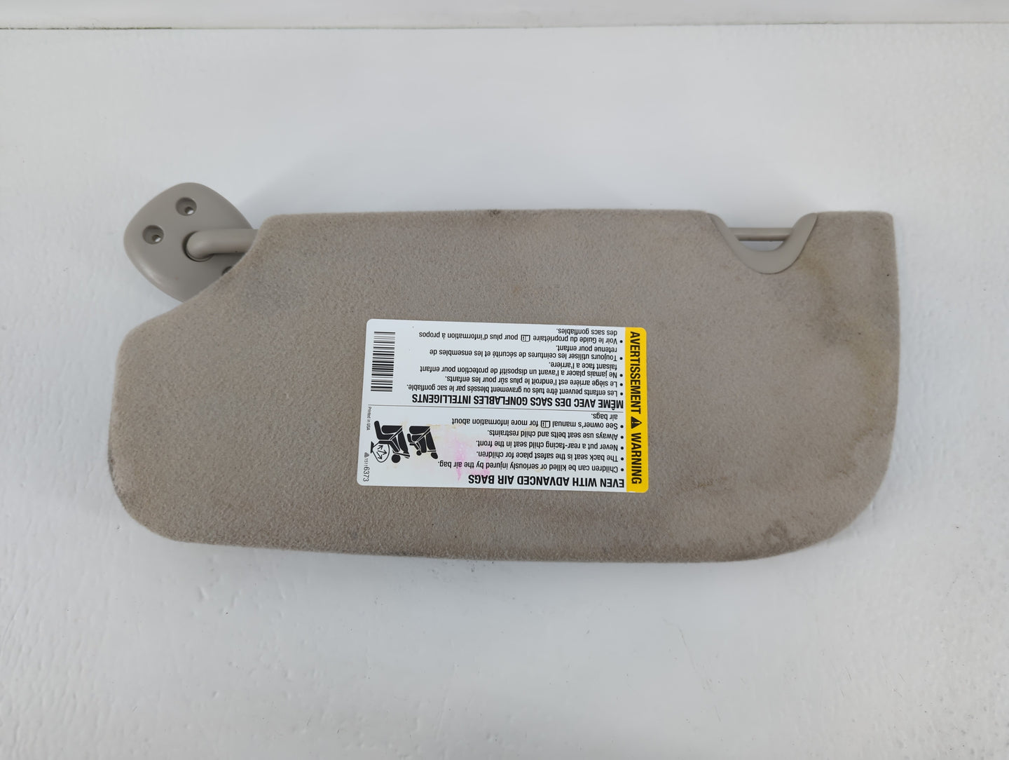 2005-2007 Buick Rainier Sun Visor Shade Replacement Passenger Right Mirror Fits Fits 2005 2006 2007 OEM Used Auto Parts - Oemusedautoparts1.com