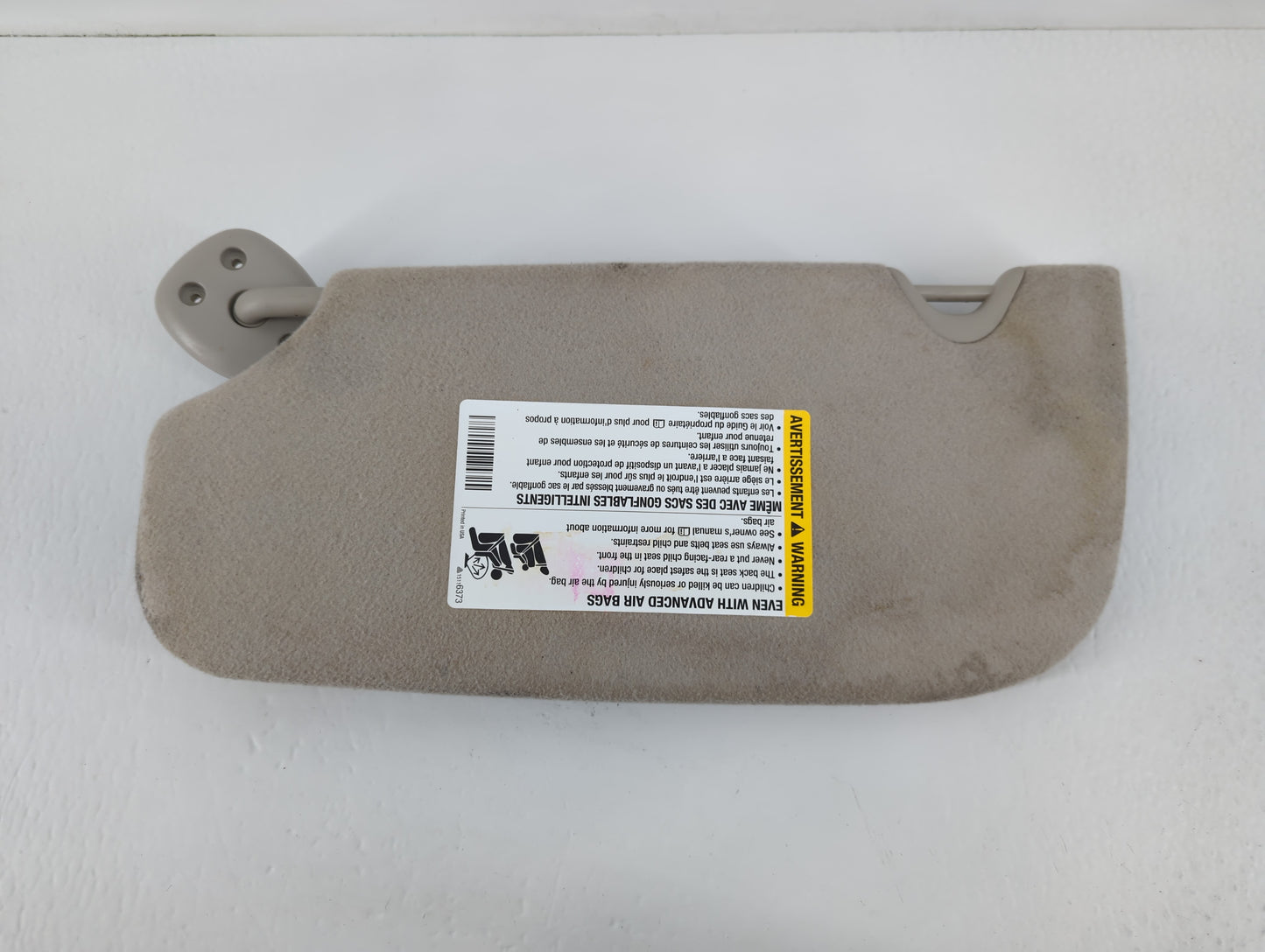 2005-2007 Buick Rainier Sun Visor Shade Replacement Passenger Right Mirror Fits Fits 2005 2006 2007 OEM Used Auto Parts - Oemusedautoparts1.com