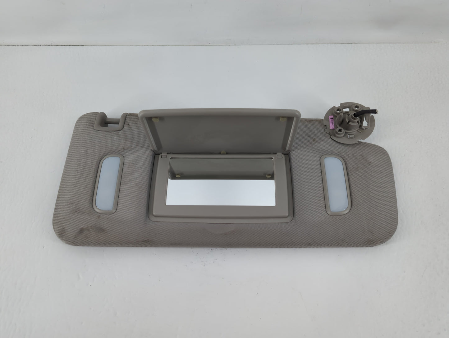2016 Chevrolet Traverse Sun Visor Shade Replacement Driver Left Mirror Fits OEM Used Auto Parts - Oemusedautoparts1.com