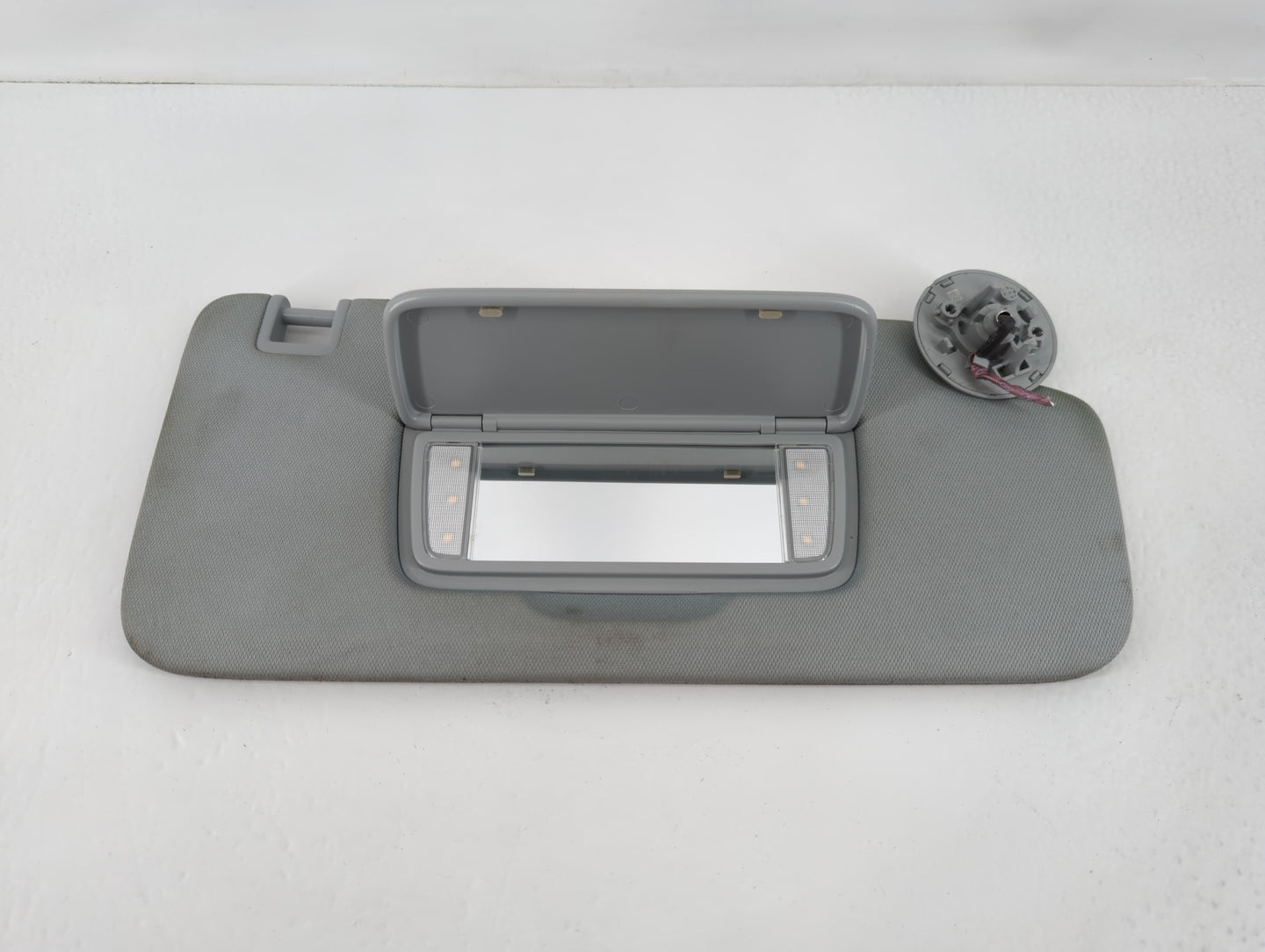 2019-2022 Chevrolet Blazer Sun Visor Shade Replacement Passenger Right Mirror Fits Fits 2019 2020 2021 2022 OEM Used Auto Parts - Oemusedautoparts1.com