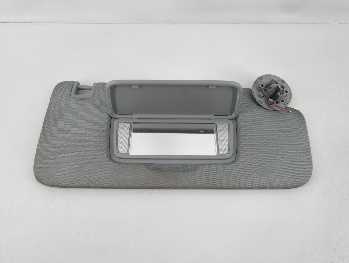 2019-2022 Chevrolet Blazer Sun Visor Shade Replacement Passenger Right Mirror Fits Fits 2019 2020 2021 2022 OEM Used Auto Parts - Oemusedautoparts1.com
