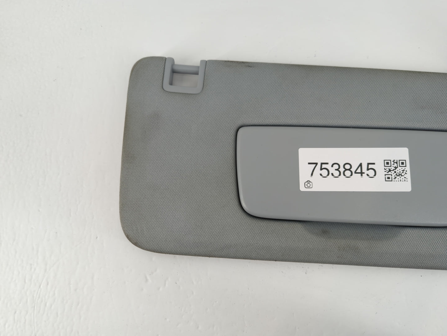 2019-2022 Chevrolet Blazer Sun Visor Shade Replacement Passenger Right Mirror Fits Fits 2019 2020 2021 2022 OEM Used Auto Parts - Oemusedautoparts1.com