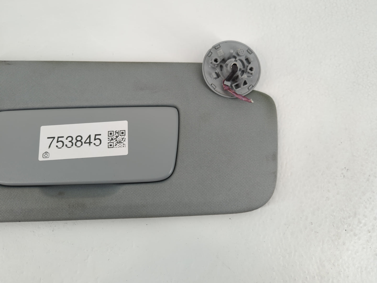 2019-2022 Chevrolet Blazer Sun Visor Shade Replacement Passenger Right Mirror Fits Fits 2019 2020 2021 2022 OEM Used Auto Parts - Oemusedautoparts1.com