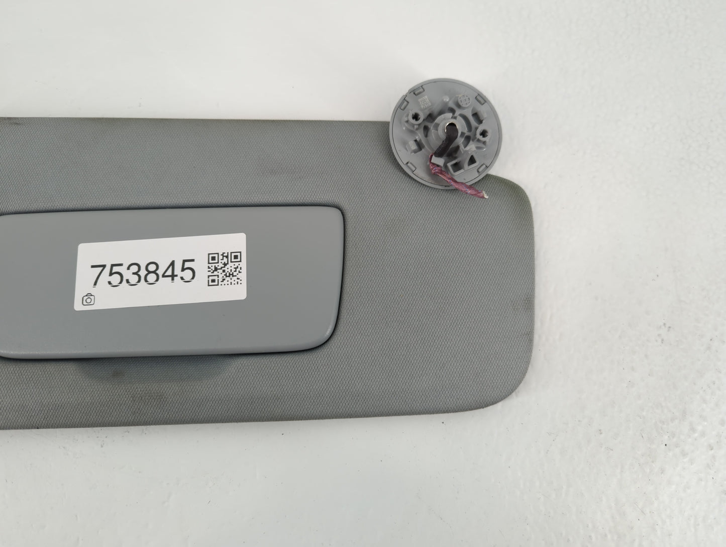 2019-2022 Chevrolet Blazer Sun Visor Shade Replacement Passenger Right Mirror Fits Fits 2019 2020 2021 2022 OEM Used Auto Parts - Oemusedautoparts1.com