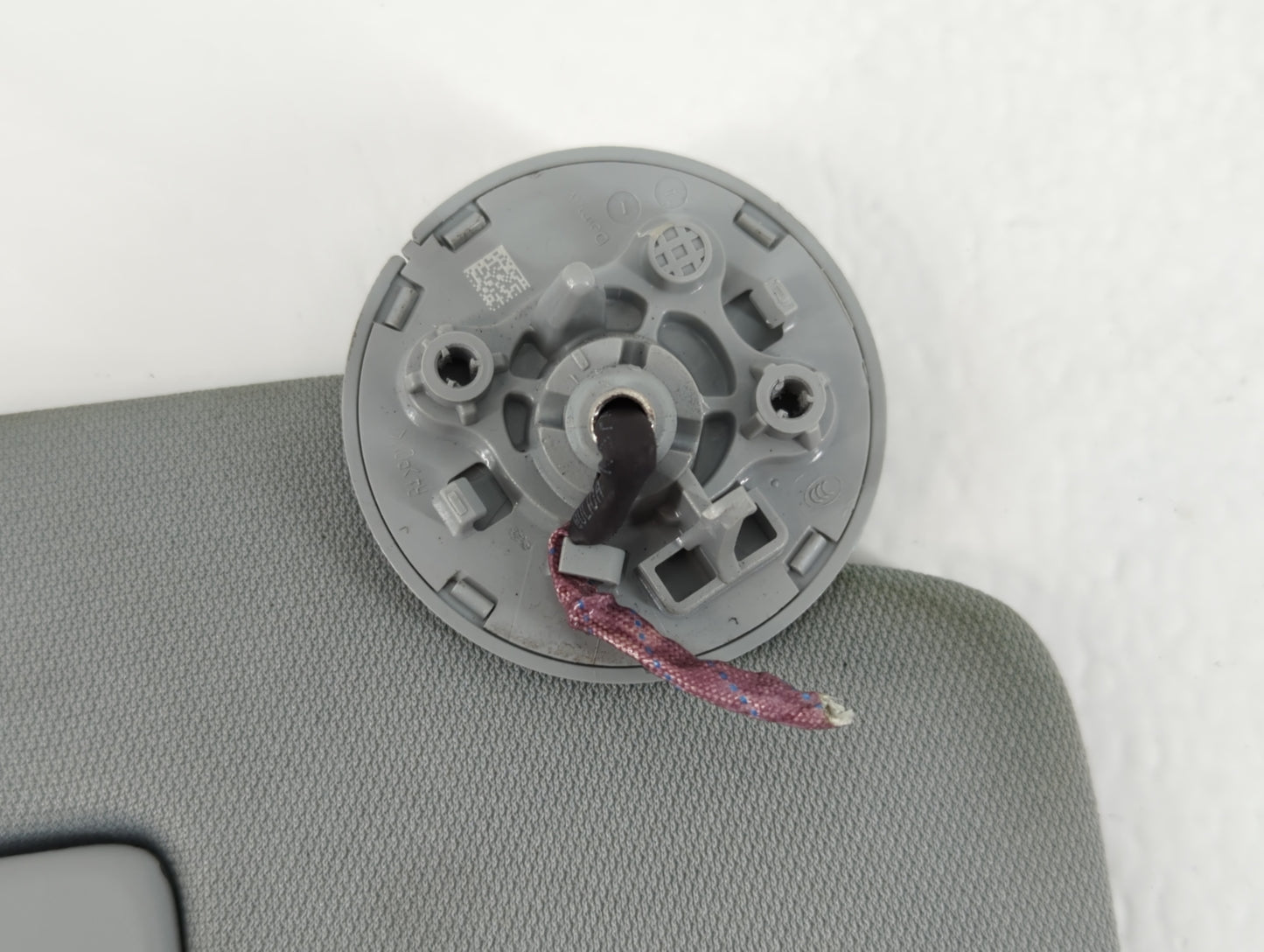 2019-2022 Chevrolet Blazer Sun Visor Shade Replacement Passenger Right Mirror Fits Fits 2019 2020 2021 2022 OEM Used Auto Parts - Oemusedautoparts1.com