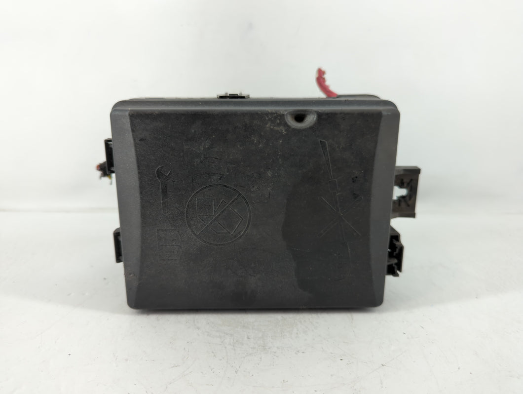 2014-2016 Chevrolet Sonic Fusebox Fuse Box Panel Relay Module P/N:95383537 Fits Fits 2014 2015 2016 OEM Used Auto Parts