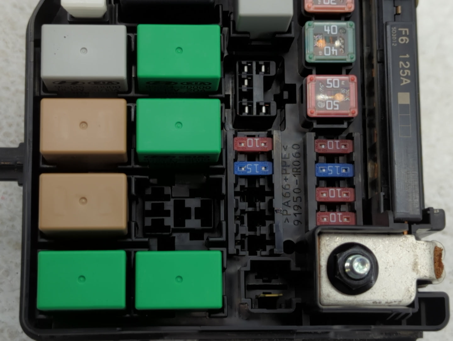 2015-2017 Hyundai Accent Fusebox Fuse Box Panel Relay Module P/N:91420-1R700 Fits Fits 2015 2016 2017 OEM Used Auto Parts - Oemusedautoparts1.com