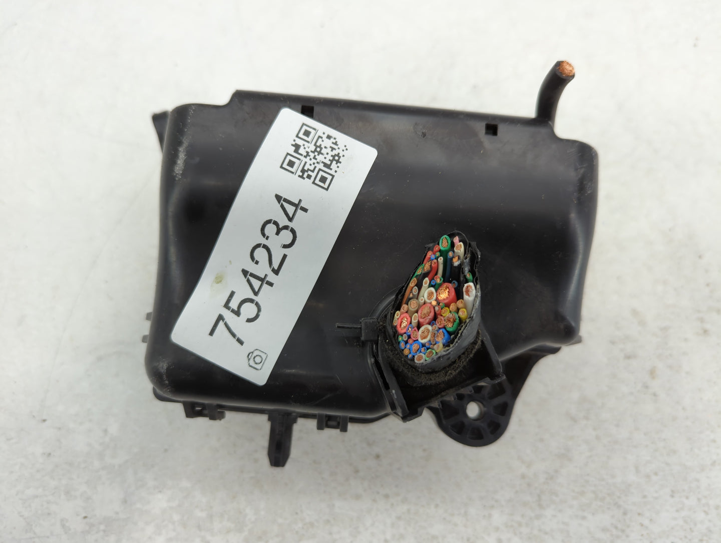 2015-2017 Hyundai Accent Fusebox Fuse Box Panel Relay Module P/N:91420-1R700 Fits Fits 2015 2016 2017 OEM Used Auto Parts - Oemusedautoparts1.com