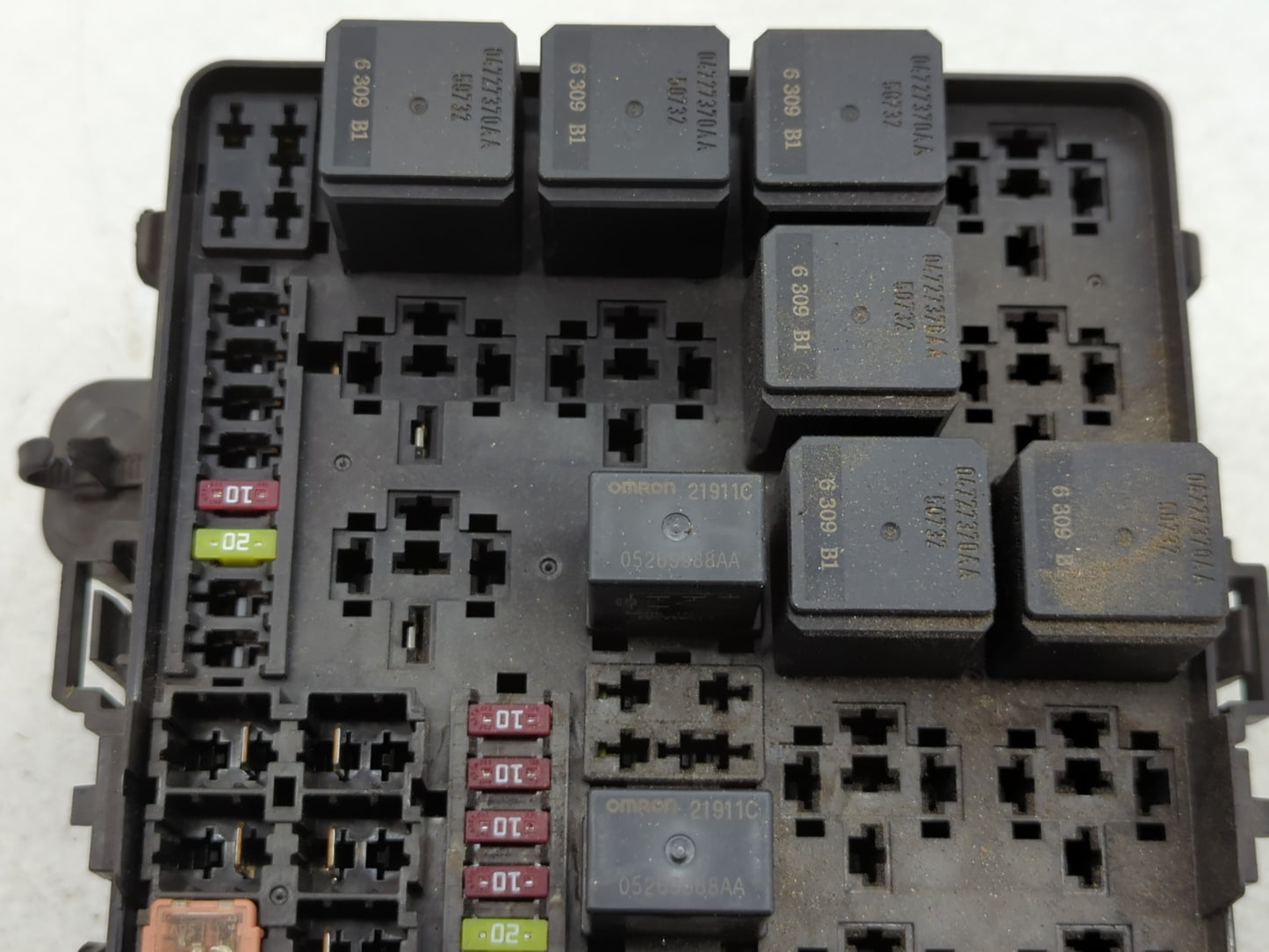 2017 Dodge Charger Fusebox Fuse Box Panel Relay Module P/N:P68304839AD Fits OEM Used Auto Parts - Oemusedautoparts1.com