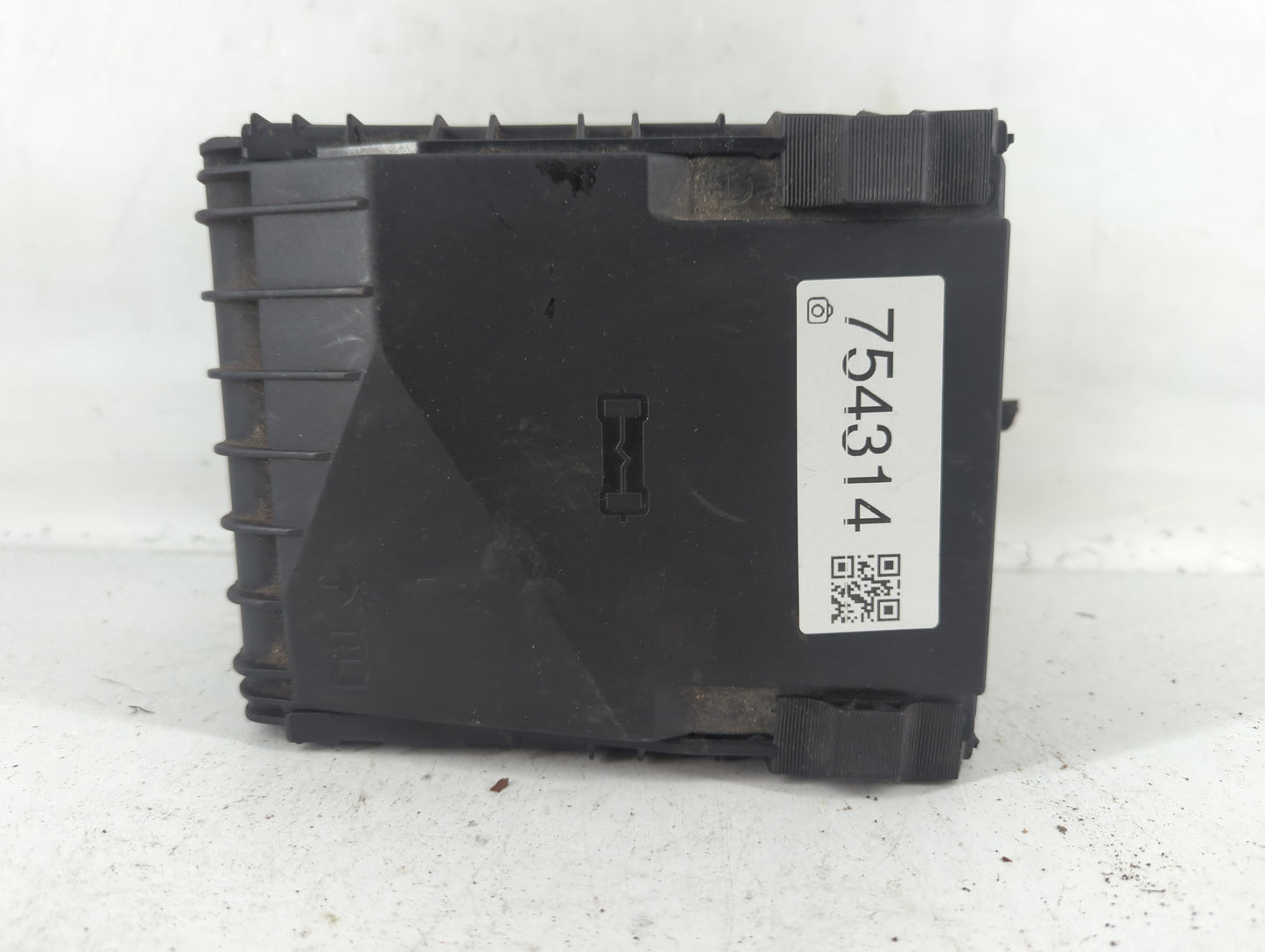 2009-2012 Volkswagen Cc Fusebox Fuse Box Panel Relay Module P/N:6359-2777 3C0 937 125 Fits Fits 2009 2010 2011 2012 OEM Used Auto Parts - Oemusedautoparts1.com