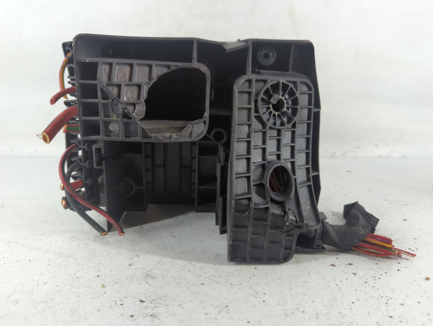 2009-2012 Volkswagen Cc Fusebox Fuse Box Panel Relay Module P/N:6359-2777 3C0 937 125 Fits Fits 2009 2010 2011 2012 OEM Used Auto Parts - Oemusedautoparts1.com