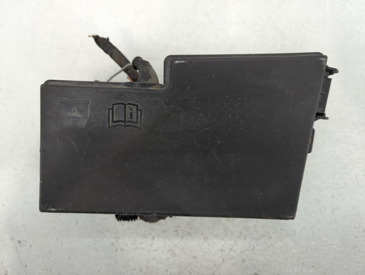 2007-2009 Mazda Cx-7 Fusebox Fuse Box Panel Relay Module P/N:BP4K-66765 518818109 Fits Fits 2007 2008 2009 OEM Used Auto Parts - Oemusedautoparts1.com