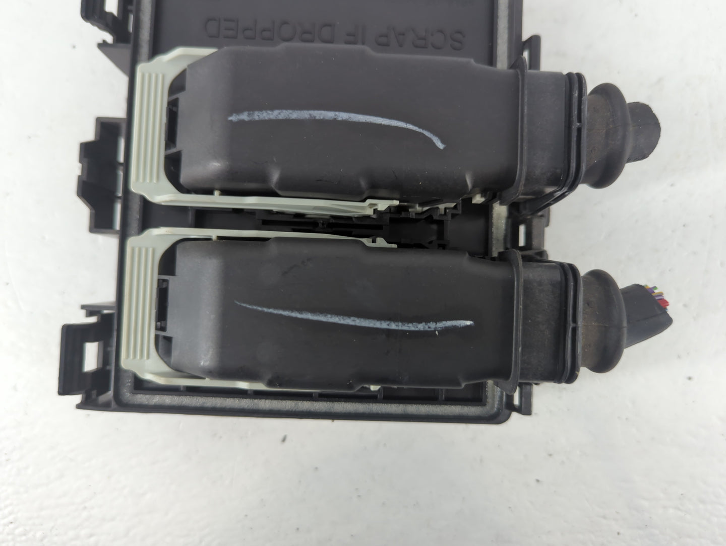 2020-2022 Ford Escape Fusebox Fuse Box Panel Relay Module P/N:MX6T-14D068-NAA Fits Fits 2020 2021 2022 OEM Used Auto Parts - Oemusedautoparts1.com