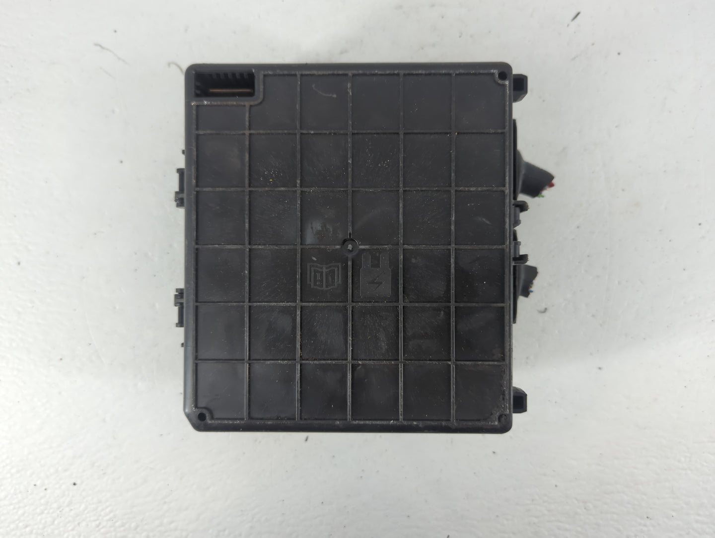 2020-2022 Ford Escape Fusebox Fuse Box Panel Relay Module P/N:MX6T-14D068-NAA Fits Fits 2020 2021 2022 OEM Used Auto Parts - Oemusedautoparts1.com
