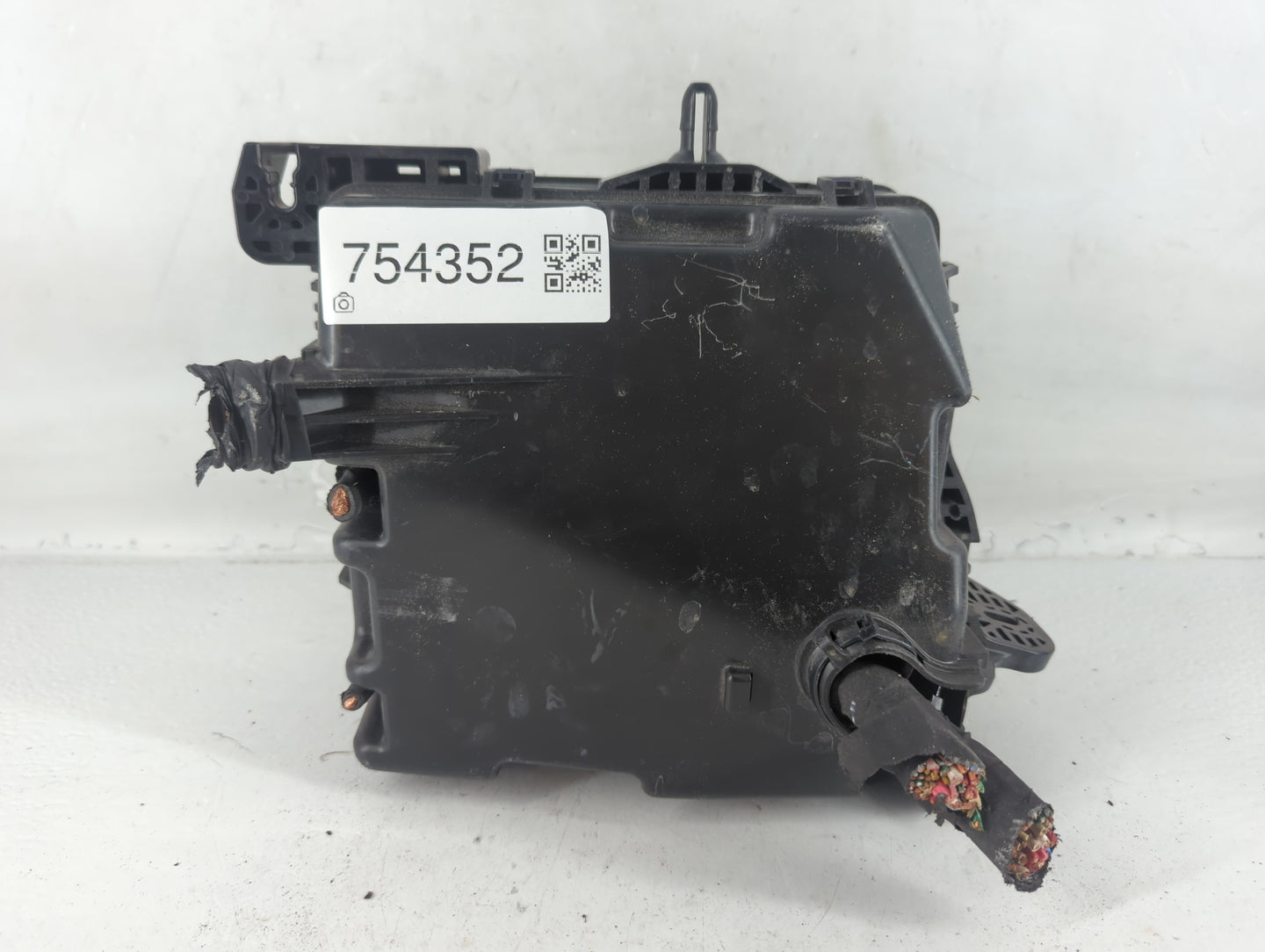 2019-2020 Kia Sedona Fusebox Fuse Box Panel Relay Module P/N:91271-A9550 Fits Fits 2019 2020 OEM Used Auto Parts - Oemusedautoparts1.com