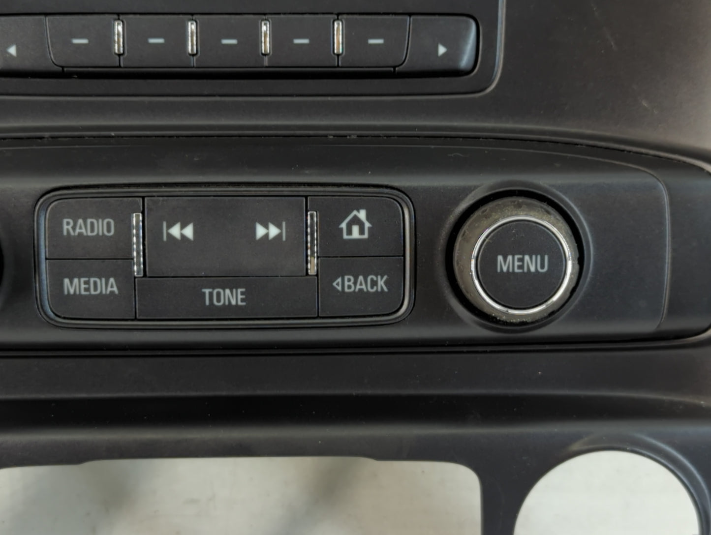 2017-2018 Chevrolet Silverado 1500 Radio AM FM Cd Player Receiver Replacement P/N:84119051 Fits Fits 2017 2018 OEM Used Auto Parts - Oemusedautoparts1.com