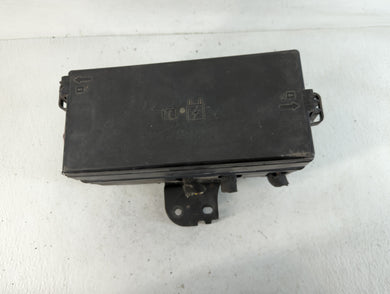 2005-2006 Ford Mustang Fusebox Fuse Box Panel Relay Module P/N:6R3T14K001CA Fits Fits 2005 2006 OEM Used Auto Parts