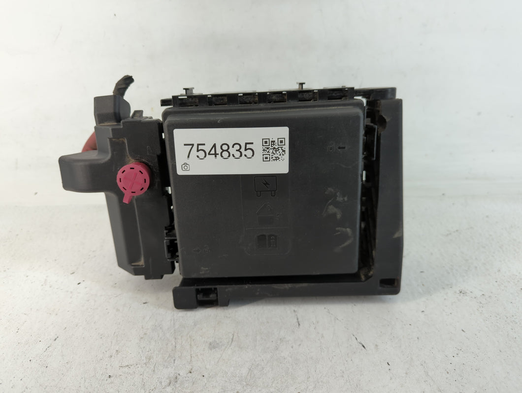 2019-2020 Chevrolet Camaro Fusebox Fuse Box Panel Relay Module P/N:84572690 Fits Fits 2019 2020 OEM Used Auto Parts