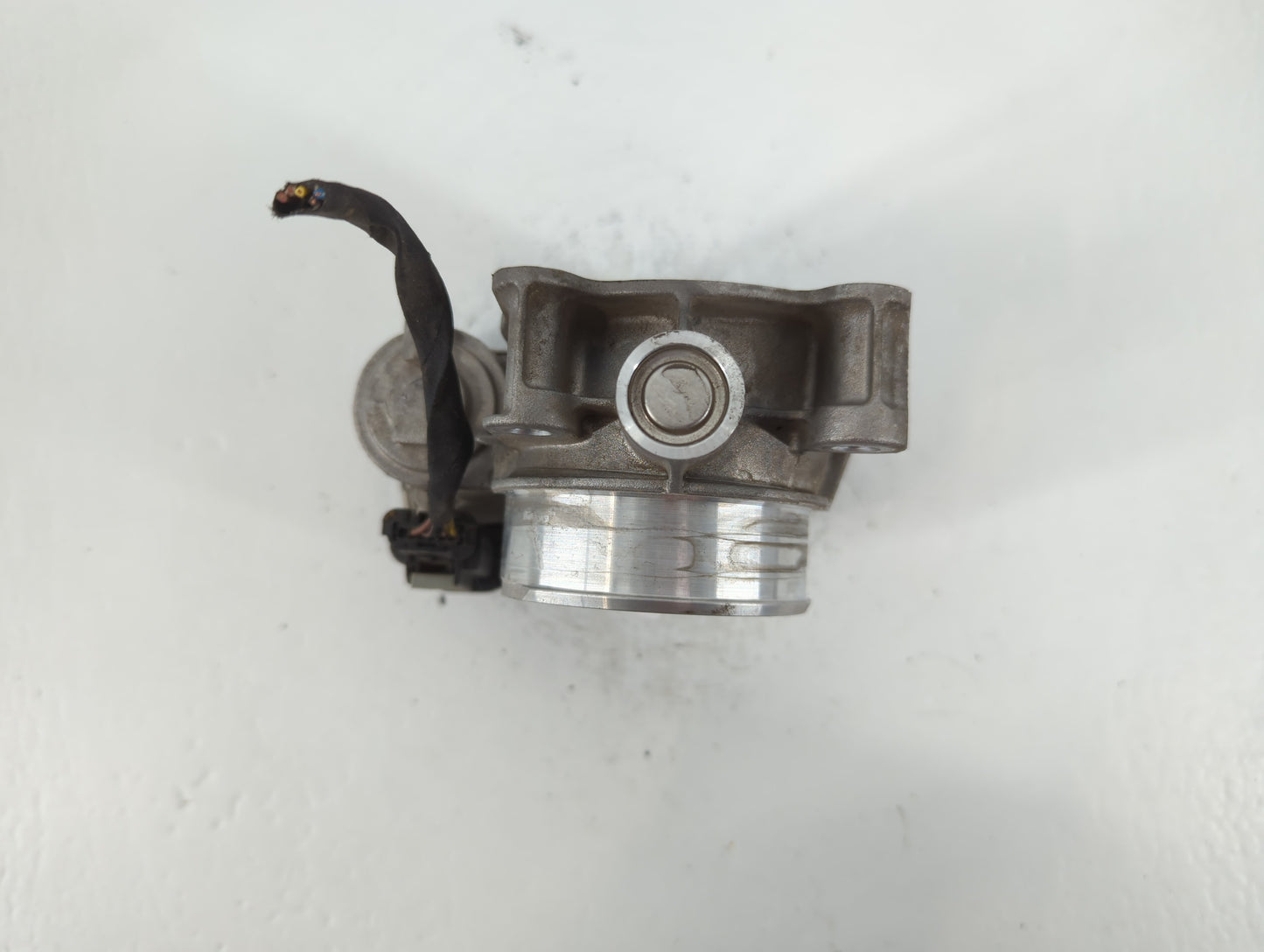 2016-2021 Chevrolet Malibu Throttle Body P/N:12627217DA Fits Fits 2016 2017 2018 2019 2020 2021 2022 OEM Used Auto Parts - Oemusedautoparts1.com