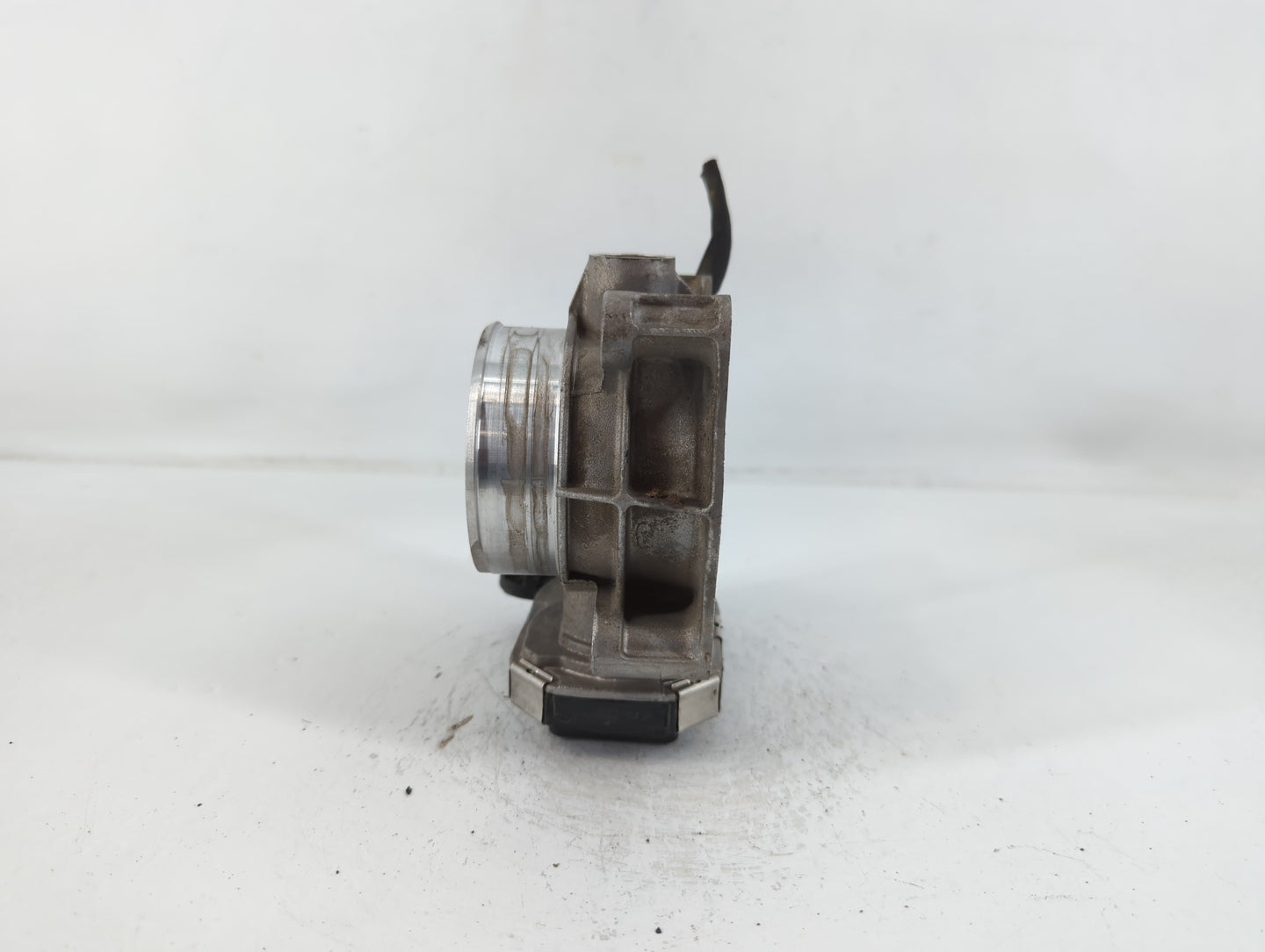2016-2021 Chevrolet Malibu Throttle Body P/N:12627217DA Fits Fits 2016 2017 2018 2019 2020 2021 2022 OEM Used Auto Parts - Oemusedautoparts1.com