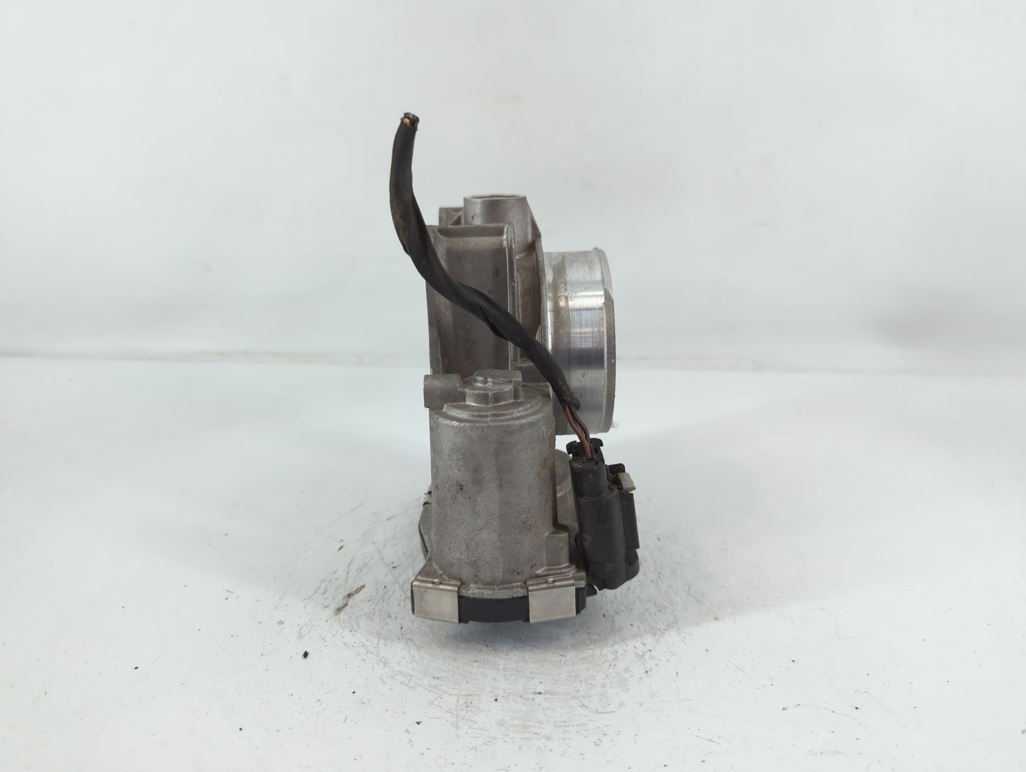 2016-2021 Chevrolet Malibu Throttle Body P/N:12627217DA Fits Fits 2016 2017 2018 2019 2020 2021 2022 OEM Used Auto Parts - Oemusedautoparts1.com
